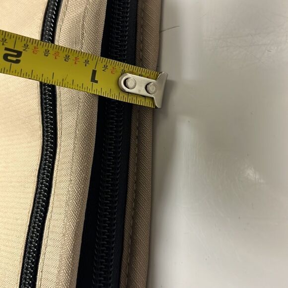 L. L. Bean Tan Unisex Single or Family Passport & Documents Organizer w/Handle - Picture 16 of 16